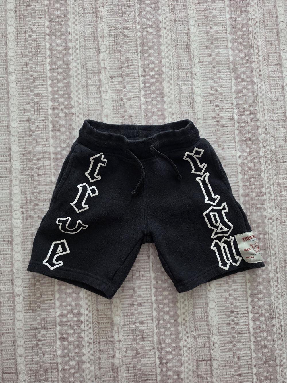 True Religion Boys Black Sweatshorts Shorts Logo Print - Size Small (4)